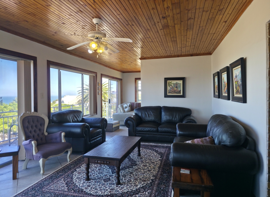 4 Bedroom Property for Sale in Noorsekloof Eastern Cape